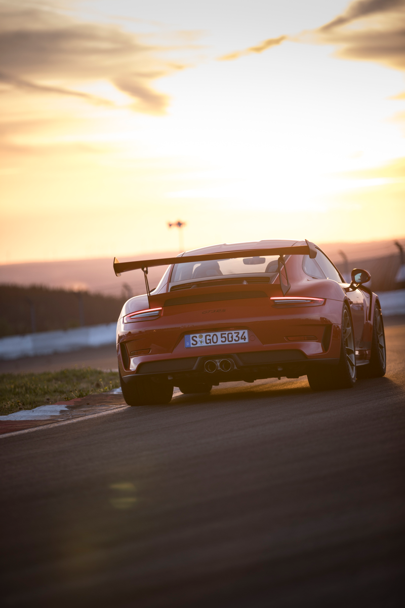 Illustration for article titled Put These Very Good 2019 Porsche 911 GT3 RS Photos In Your Life